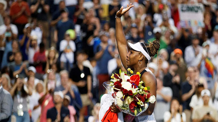 Serena Williams beaten by Bencic at WTA Toronto Masters