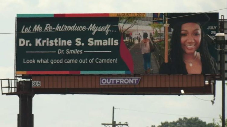 US mom rents billboard to congratulate doctor daughter