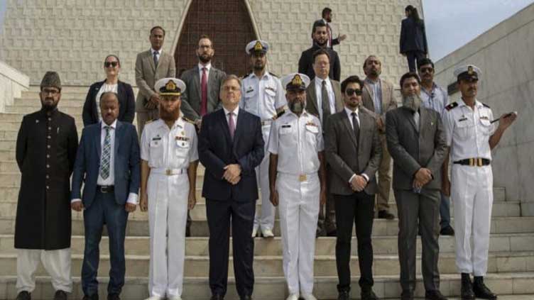 US ambassador Donald Blome pays respects to Quaid-e-Azam - Pakistan ...