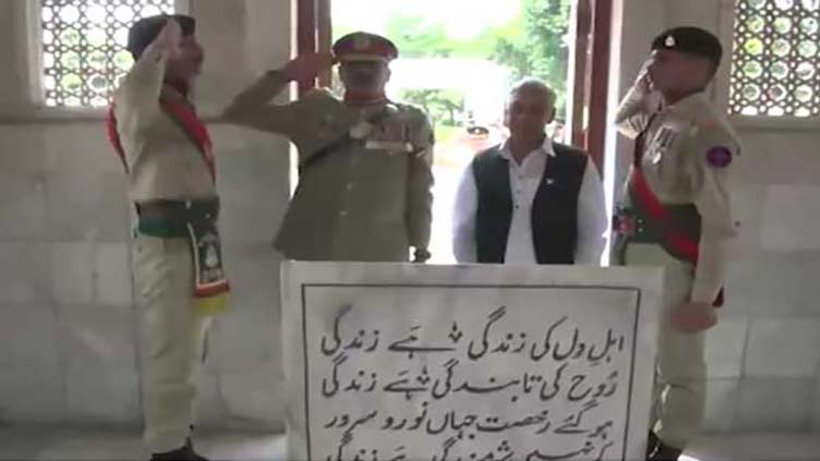  Armed forces pay tribute to Hafeez Jalandhari for music of patriotism 