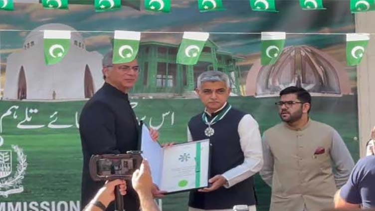 London’s Mayor Sadiq recieves Sitara-i-Pakistan
