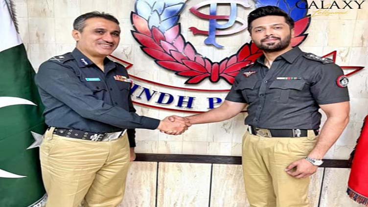 Actor Fahad Mustafa awarded honorary police rank