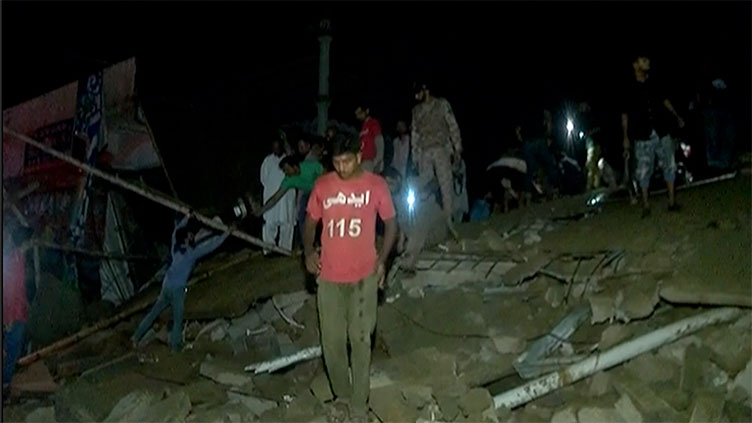 One die, 10 injured as four-storey building collapses in Karachi