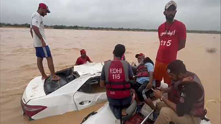 Car drowned in Malir river recovered, six people missing 