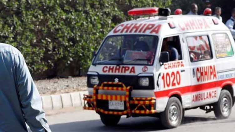 2 killed, 3 injured in bus-truck collision in Karachi