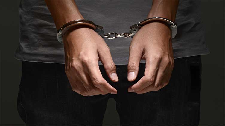 FIA arrests four suspects involved in online fraud