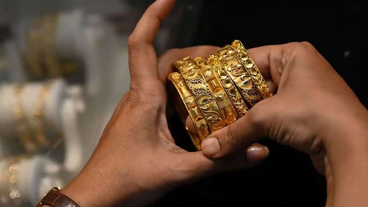 Gold price declines Rs100 to Rs145,900 per tola