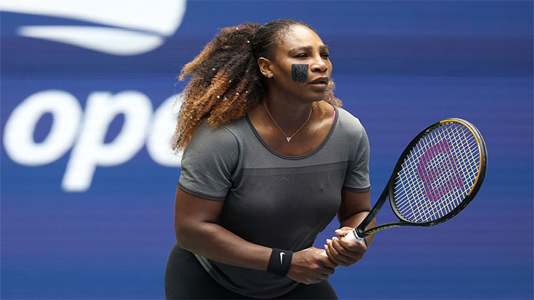 Serena wins US Open first round on emotional night