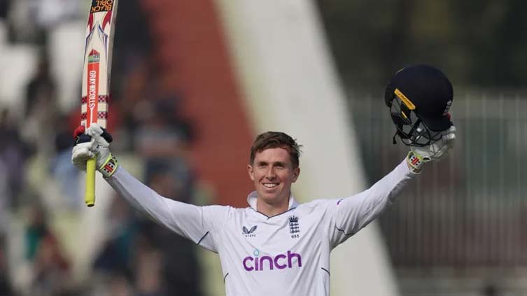 England lose wickets after blistering start