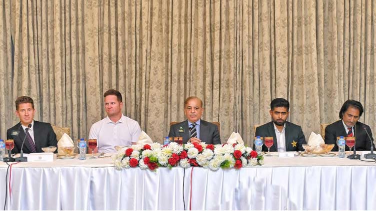 English cricket team's visit to go long way in building bridges: PM