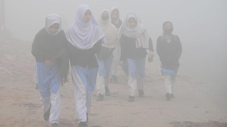 Smog: LHC asks govt to submit notification of schools' closure