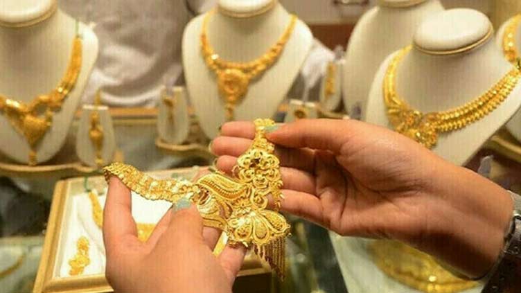 Gold prices plunge by Rs100 to Rs163,900 per tola