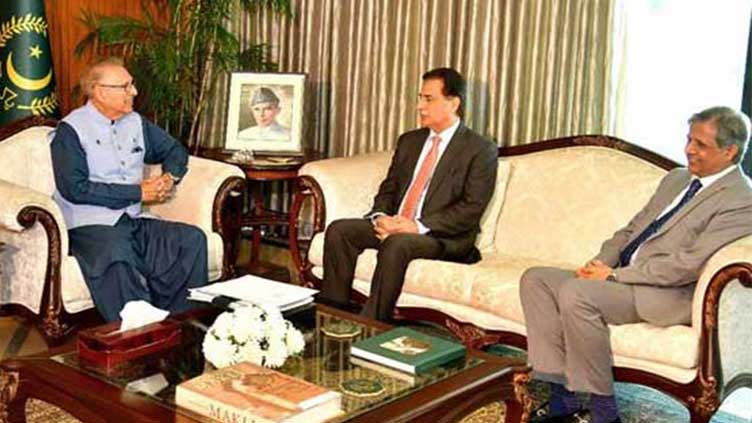 Ruling party delegation, President Alvi talk shop