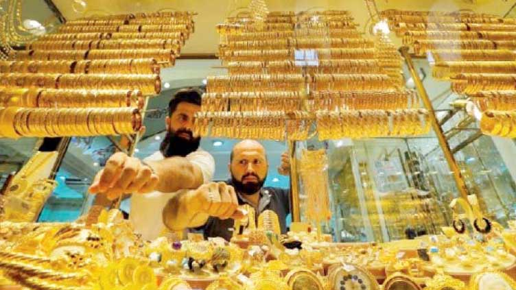 Gold price up by Rs500 per tola