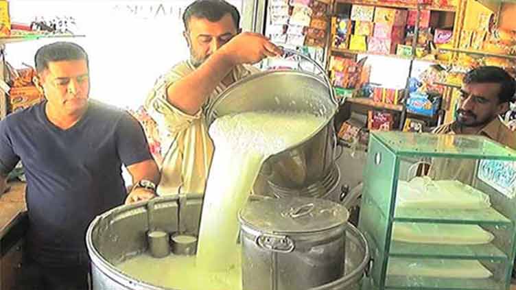 Milk price soars by Rs10 in Karachi