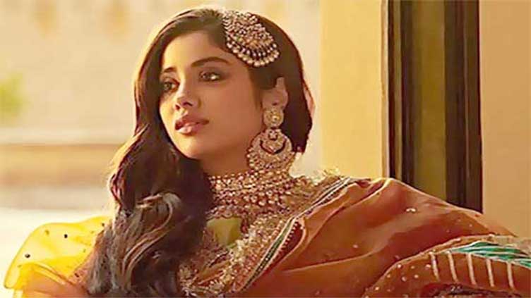 Photoshoot of Janhvi Kapoor for Pakistan designer goes viral