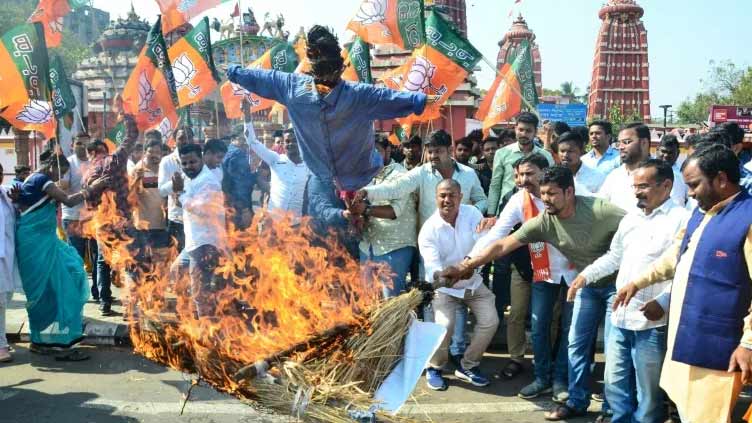 BJP members burn Bilawal's effigies over remarks