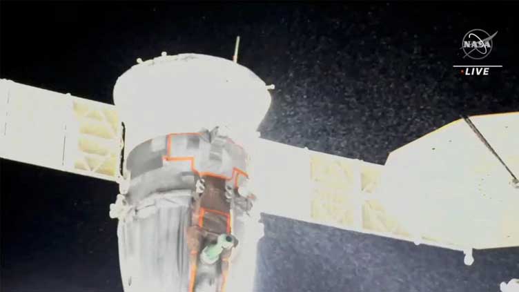  Robotic arm to inspect leaky Soyuz spacecraft, Russia says