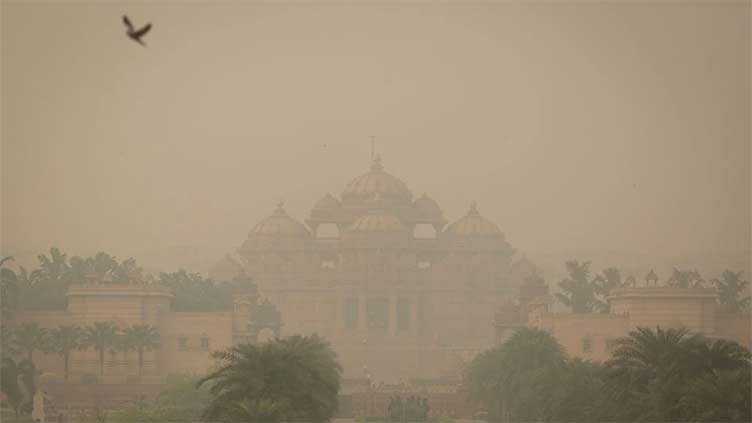 Air quality plummets in Indian capital as temperature falls