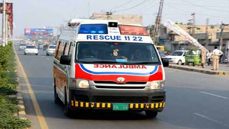 Woman delivers in ambulance in Kasur