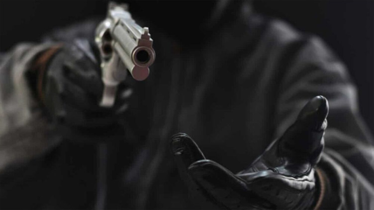 Robbers shoot security guard in Lahore's Sabzazar area 