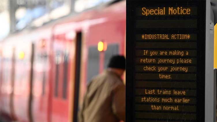  UK train workers to walk out on Jan 5 over pay dispute