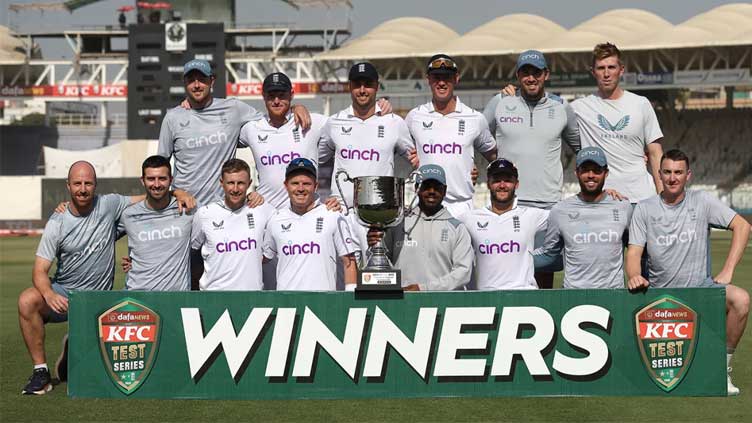 England cap revival year with Pakistan whitewash