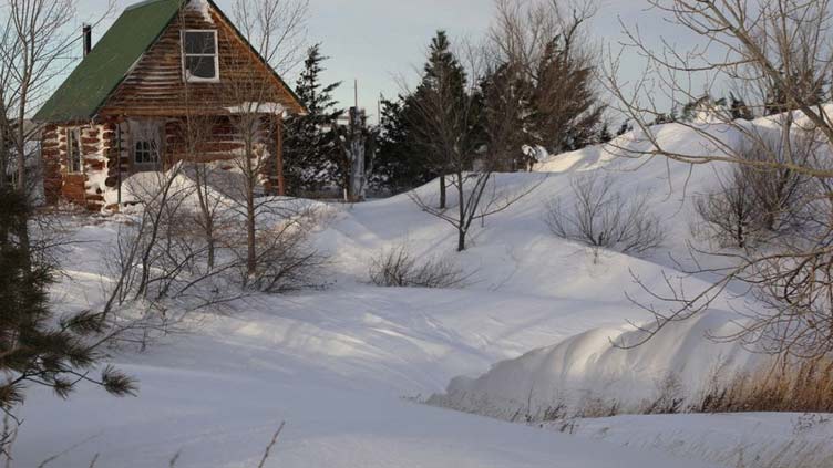 Sprawling winter storm threatens US holiday travel as Arctic blast descends