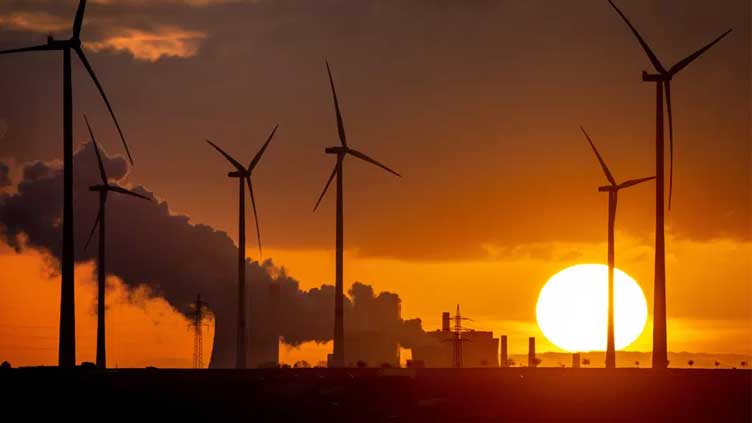 Policy, climate, war make 2022 'pivot year' for clean energy