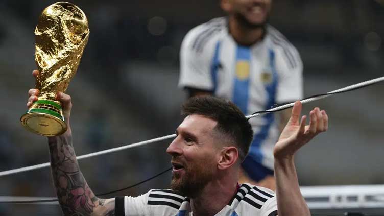 FIFA reviews chef's 'undue access' to hold World Cup trophy