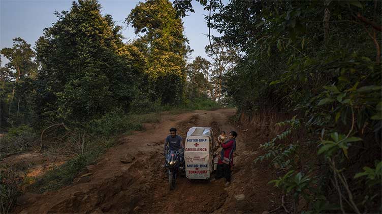 Sidecar ambulances help moms give birth in India