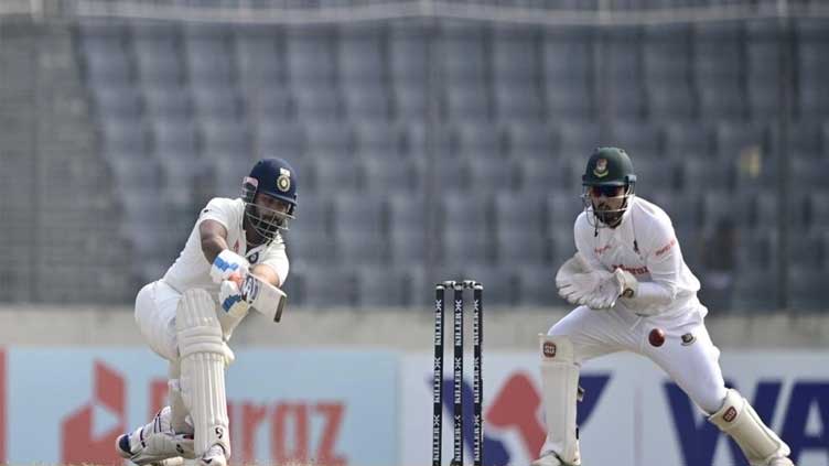 Bangladesh claw their way back after Iyer and Pant offensive