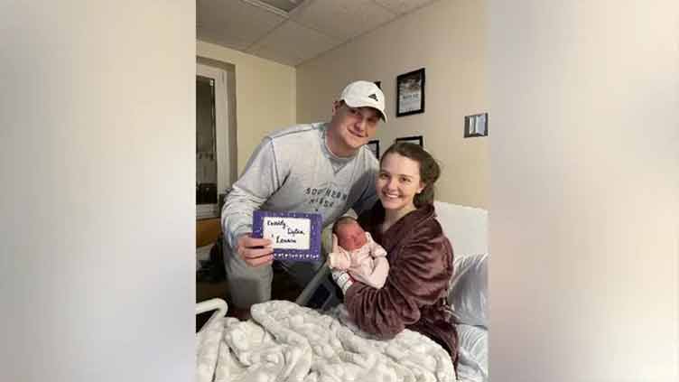 Baby born on same day as mom and dad: '1 in 133,000' chance