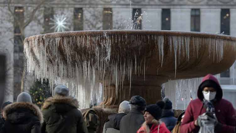 US deep freeze leaves more than 700,000 without power, thousands of flights canceled
