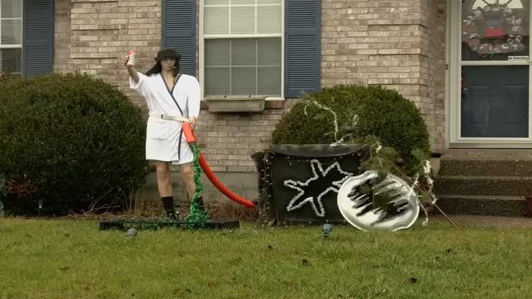 Confused neighbor calls 911 on 'Cousin Eddie' mannequin