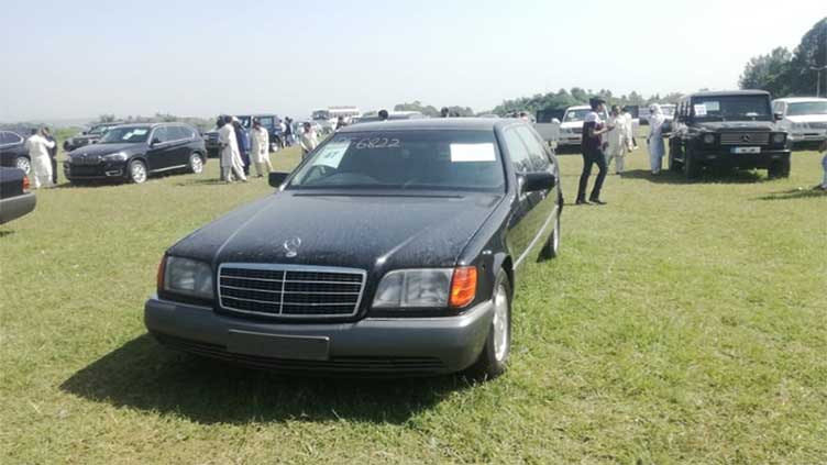 Extravagant spending by rulers amid crunch time