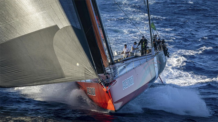 Andoo Comanche wins Sydney-Hobart but misses race record