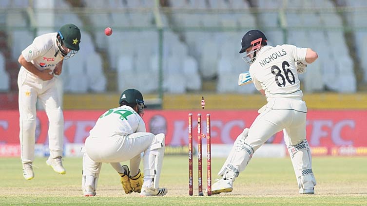 New Zealand look to extend lead on day four