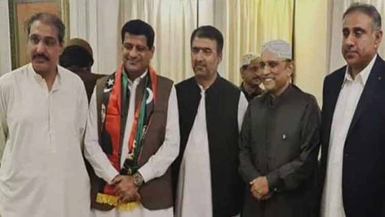 Four PTI, BAP lawmakers join PPP