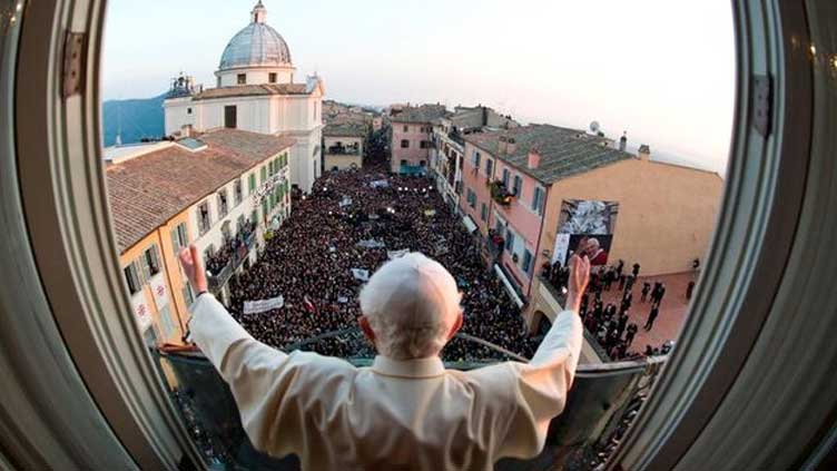  Global reactions to the death of former Pope Benedict