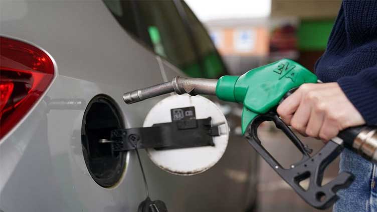 Govt keeps petroleum prices unchanged for next fortnight to stay afloat