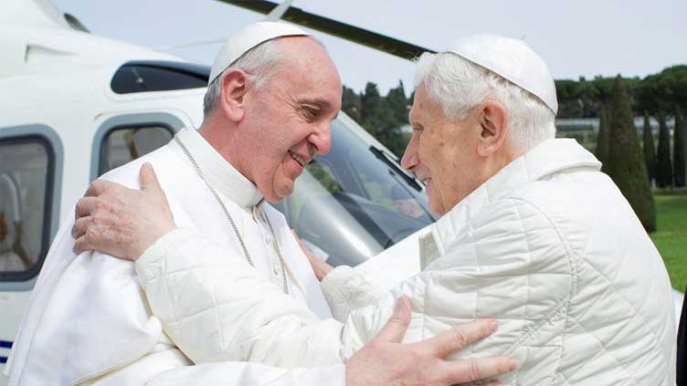  Two popes in the Vatican - sometimes more crowd than company