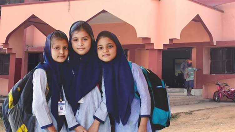 Changes in school hours of smog-stricken KP