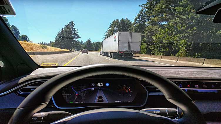 Some cars' systems designed to keep drivers' eyes on the road fail -AAA study