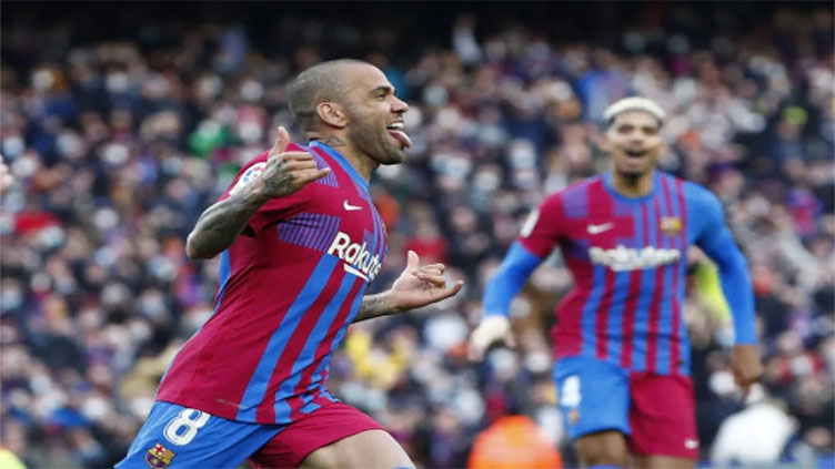 Barca go fourth after beating Atletico, Real Madrid sneak past Granada