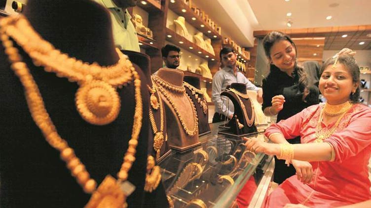 Gold prices increase Rs750 to Rs124,800  per tola