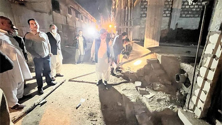 Two injured in hand grenade attack in Karachi