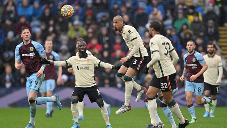 Liverpool close gap on Man City, Spurs rocked by Wolves