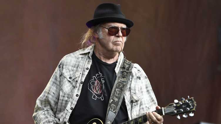 Neil Young's music has not returned to Spotify