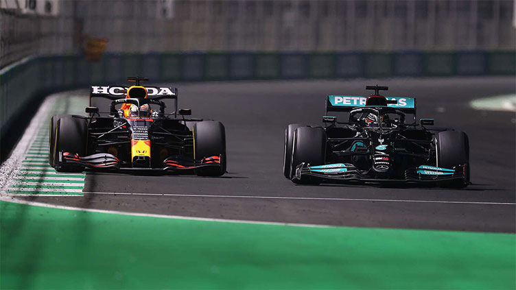 Hamilton, Russell on top, Verstappen pays 'no attention' to times